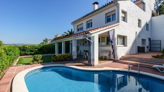 8 room house  for sale in Costa Brava, Spain for 0  - listing #740822, 356 mt2, 8 habitaciones