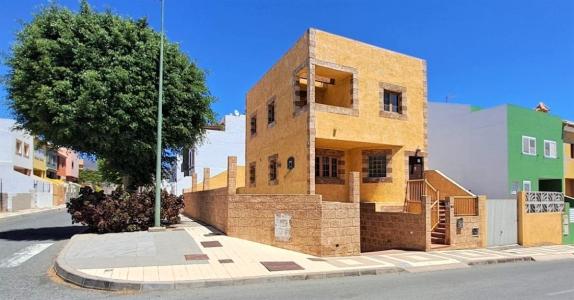 Chalet de 3 dormitorios con terraza en Agüimes, 178 mt2, 3 habitaciones