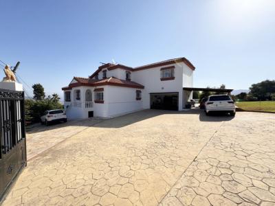 Alhaurin De La Torre, House In Alhaurin, 358 mt2, 4 habitaciones