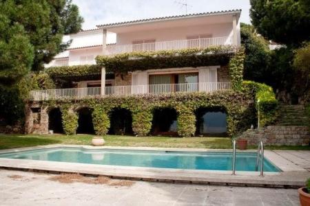 Fantástica propiedad situada a 40 min de Barcelona en Arenys de Mar, 644 mt2, 5 habitaciones
