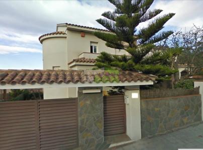House  for sale in Baix Penedes, Spain for 0  - listing #780113, 350 mt2