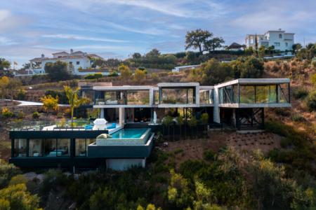 Casa Flotante: Architectural Masterpiece Adjacent To The Fairway For Sale In Marbella Club Golf Reso, 523 mt2, 5 habitaciones