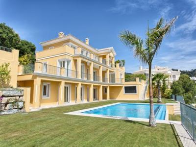 New 5 Bedroom Luxury Villa With Cinema And Sauna For Sale In Los Arqueros, Benahavis, 1398 mt2, 5 habitaciones