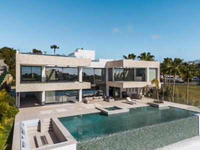 Tranquil Living In A Luxurious Setting: Spacious 5-bedroom Villa For Sale In La Alqueria, Benahavis, 734 mt2, 5 habitaciones