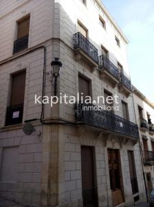 Grandiosa casa a la venta en plaza Ayuntamiento (BOCAIRENT), 654 mt2, 13 habitaciones