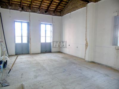 Se vende casa para reformar en El Castell.   / H H Asesores,  Inmobiliaria en Burjassot/, 172 mt2, 3 habitaciones