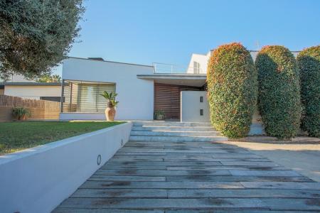 Cabrera de Mar.  Casa semi nueva en zona residencial de prestigio., 285 mt2, 4 habitaciones