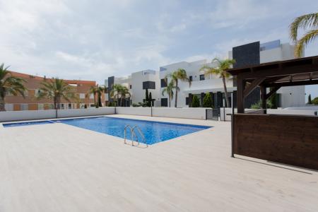 Casa a estrenar en el Calpe con propia piscina en urbanización, 236 mt2, 4 habitaciones