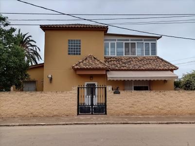 Casa con parcela en venta en Cartagena, zona El Carmolí, 154 mt2, 4 habitaciones