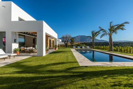 Contemporary New Front Line Golf 6 Bedroom Modern Villa, For Sale In Cortesin Golf, Casares, 725 mt2, 6 habitaciones