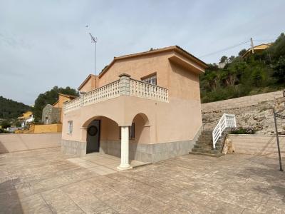 CASA INDEPENDIENTE EN LOS ROSALES, 100 mt2, 3 habitaciones