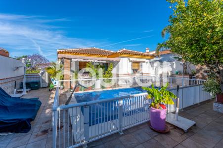Casa en venta de 285 m² Calle Amapola, 29130 Alhaurín de la Torre (Málaga), 285 mt2, 4 habitaciones