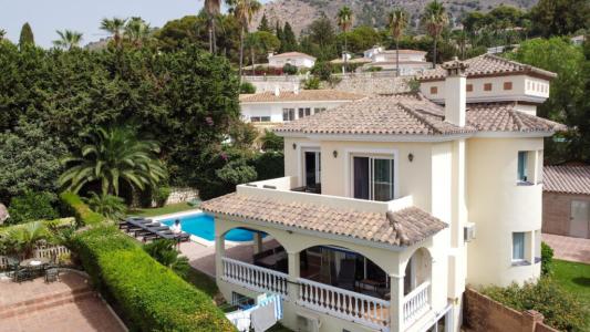 Casa-Chalet en Venta en Benalmadena Málaga, 306 mt2, 4 habitaciones