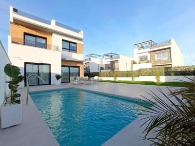 Casa-Chalet en Venta en Benijofar Alicante, 209 mt2, 3 habitaciones