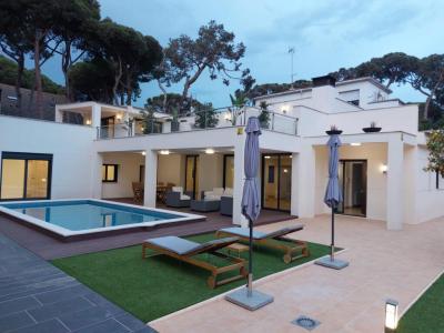 Espectacular casa de una planta en la mejor zona de la playa de Castelldefels, única !!, 252 mt2, 5 habitaciones