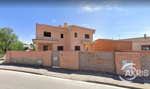 Casa / Chalet en venta en Cobisa de 500 m2, 500 mt2, 3 habitaciones