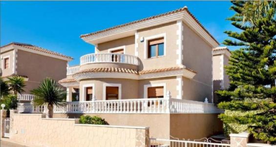 Casa-Chalet en Venta en Torrevieja Alicante, 135 mt2, 3 habitaciones