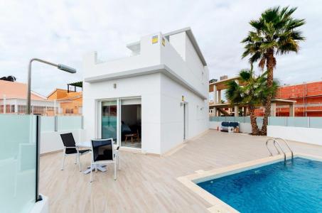 Casa-Chalet en Venta en Torrevieja Alicante, 86 mt2, 3 habitaciones
