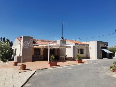 Casa-Chalet en Venta en Yecla Murcia , 198 mt2, 5 habitaciones