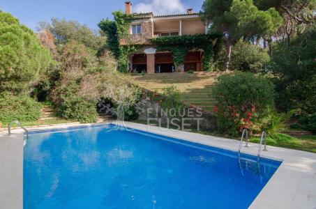 Preciosa casa con terreno y piscina en Cabrera de Mar, 394 mt2, 5 habitaciones