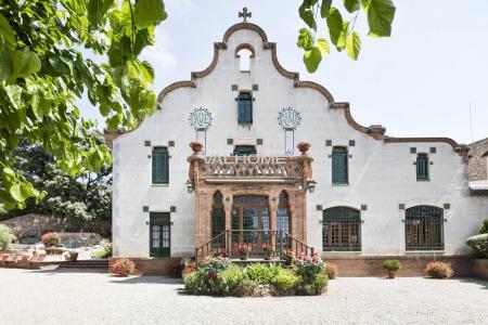 Villa modernista habilitada como hotel-boutique con 157 hectáreas en venta a 30 minutos de Barcelona, 1898 mt2, 14 habitaciones
