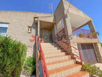 Villa con terreno y piscina en Marjalería, 229 mt2, 5 habitaciones