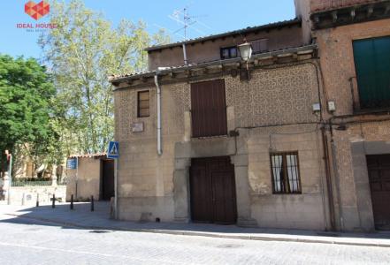Casa unifamiliar con terreno en calle San Agustín, Segovia, 310 mt2, 8 habitaciones