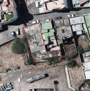 En venta terreno con casa a reformar en Arauz, Telde, 140 mt2