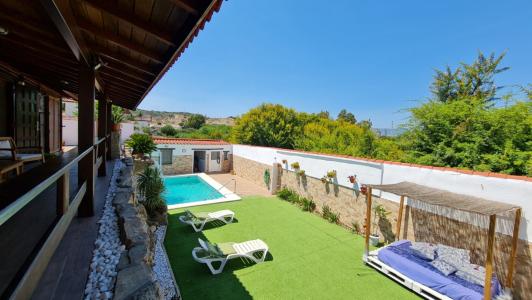 Casa con piscina  en zona El Chorro., 168 mt2, 3 habitaciones