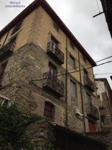 Casa con terreno en Cabaezón de Cameros, La Rioja., 480 mt2, 9 habitaciones
