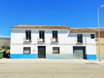 Casa de pueblo en Venta en Caudete Albacete , 343 mt2, 6 habitaciones