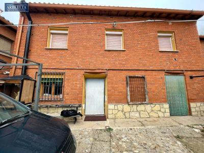 Se vende casa de pueblo en Hita, Guadalajara., 140 mt2, 3 habitaciones