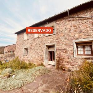 Casa de pueblo con terreno y almacenes en Villarrué, pirineo aragonés., 500 mt2, 4 habitaciones