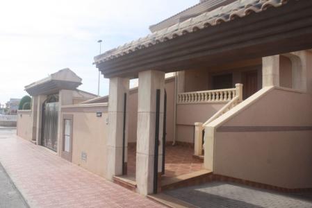 Casa de pueblo en Venta en Torrevieja Alicante, 206 mt2, 2 habitaciones