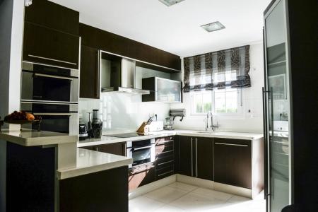 5 room house  for sale in Urbanizacion Dona Pepa, Spain for 0  - listing #399652, 400 mt2