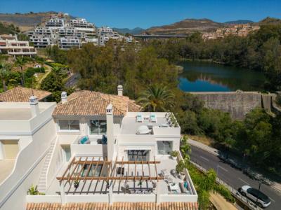 Corner Duplex Penthouse With Views For Sale In Palacetes Los Belvederes, Nueva Andalucia, Marbella, 252 mt2, 3 habitaciones