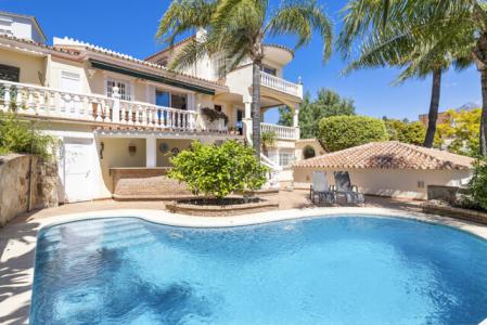 Lovely South-facing Villa Close To Puerto Banus For Sale In Nueva Andalucia, Marbella, 302 mt2, 5 habitaciones