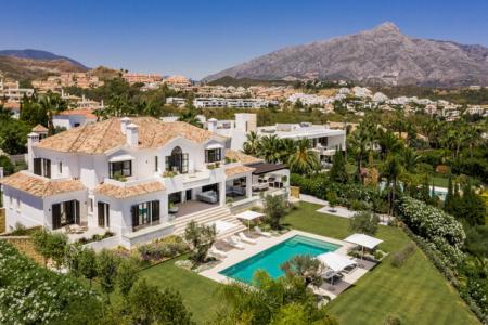 Modern Villa For Sale Designed By Miguel Tobal With Panoramic Sea Views, Nueva Andalucia, 946 mt2, 6 habitaciones