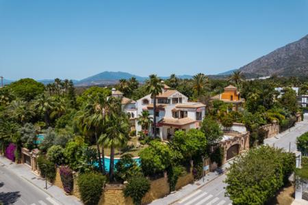 Marbella Golden Mile, Spacious Villa With, 1107 mt2, 5 habitaciones