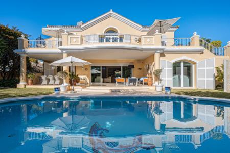 Beautiful Villa For Sale In An Outstanding Location In Casablanca, Marbella Golden Mile, 388 mt2, 5 habitaciones