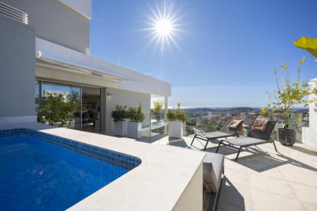 Sensational Duplex Penthouse With Unrivalled Views For Sale In La Morelia, Nueva Andalucia, Marbella, 155 mt2, 3 habitaciones
