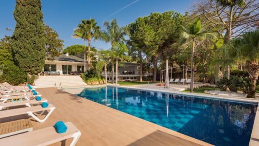 Impressive Mediterranean Villa With A Sizeable Plot For Sale In Hacienda Las Chapas, Marbella East, 827 mt2, 7 habitaciones