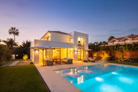 Nueva Andalucia's Gem: The Refined Elegance Of Villa Auriga 5 For Sale In Marbella, 393 mt2, 4 habitaciones