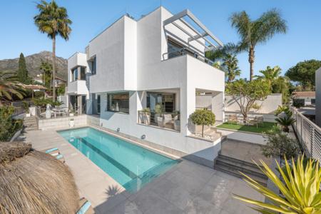 Luxury Four-bed Villa Near Beach And Golf Valley For Sale In Marbella Montana, Marbella Golden Mile, 420 mt2, 4 habitaciones