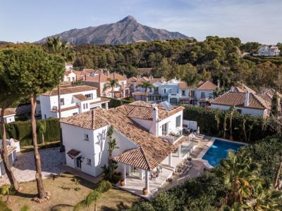 Elegant And Luxe Villa For Sale In Marbella Country Club, Nueva Andalucia, Marbella, 268 mt2, 4 habitaciones