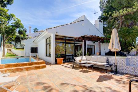 Villa For Sale With Private Pool And Parking In Seghers, Estepona, 318 mt2, 5 habitaciones