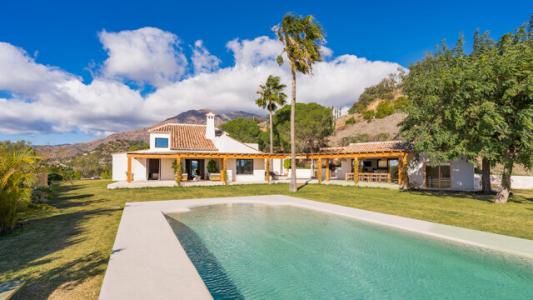 Introducing A Magnificent Luxury Villa With Unrivalled Views In Estepona, 450 mt2, 6 habitaciones