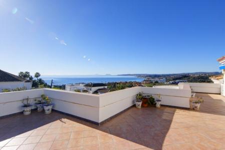 Large Villa For Sale With Panoramic Sea Views In Seghers, Estepona, 295 mt2, 4 habitaciones
