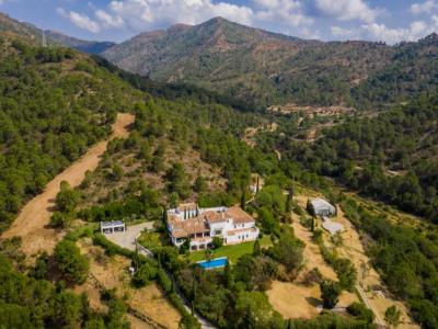 Unique Andalusian Style Country Estate With Heliport And Hangar For Sale In El Velerin, Estepona, 892 mt2, 10 habitaciones