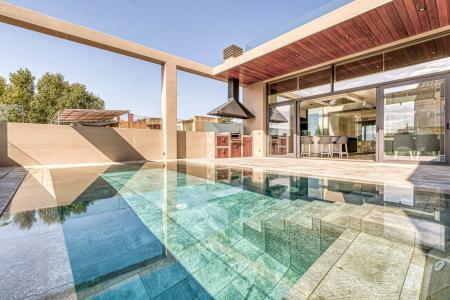 Casa domotizada con piscina en Figueres, 560 mt2, 4 habitaciones